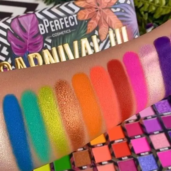 BPERFECT

BPERFECT X STACEY MARIE CARNIVAL III LOVE TAHITI PALETTE