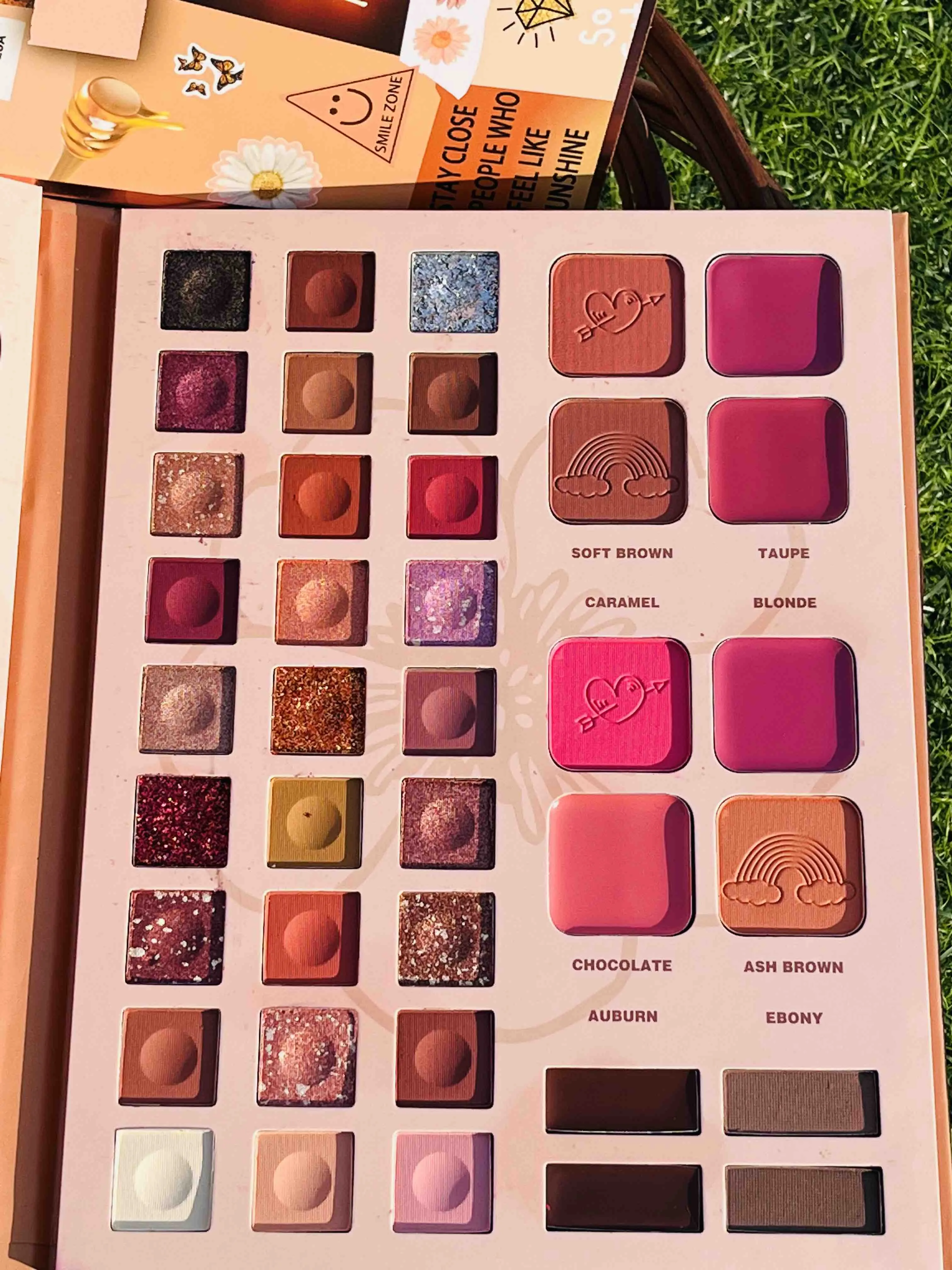 Mocallure - All-in-One Prettiest Makeup Book